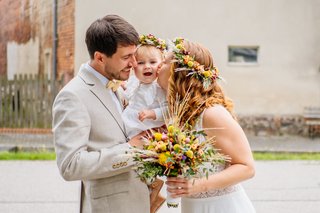 Kirchliche Hochzeit Leipzig Hochzeitsfeier Bienenfarm Kern-086.jpg