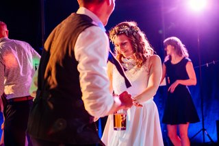 Kirchliche Hochzeit Leipzig Hochzeitsfeier Bienenfarm Kern-363.jpg