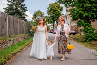Kirchliche Hochzeit Leipzig Hochzeitsfeier Bienenfarm Kern-079.jpg